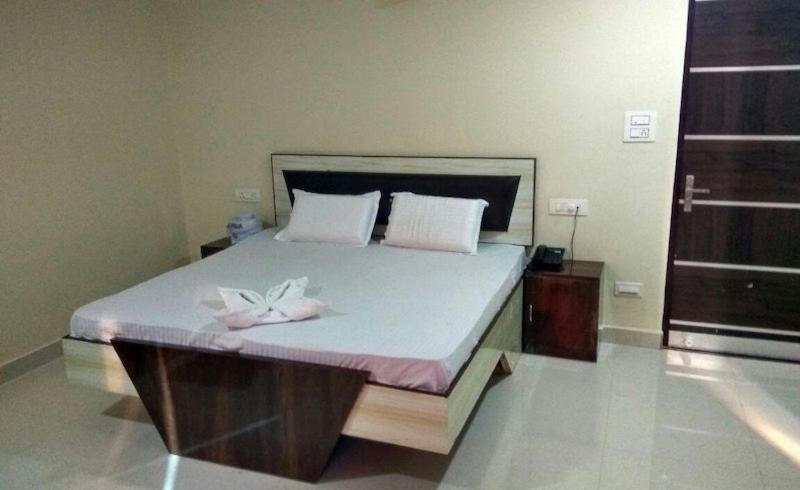 Hotel Sukh Sagar Gwalior Exterior foto